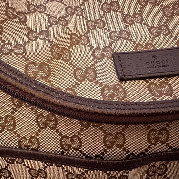 Beige and brown Gucci Diaper Bag with GG Supreme throughout - Picture 7 of 11
